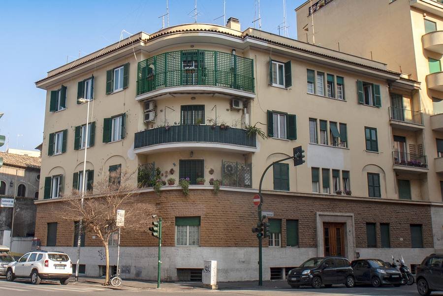 Via Buccari, 1