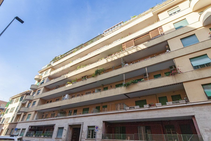 Via Buccari, 3